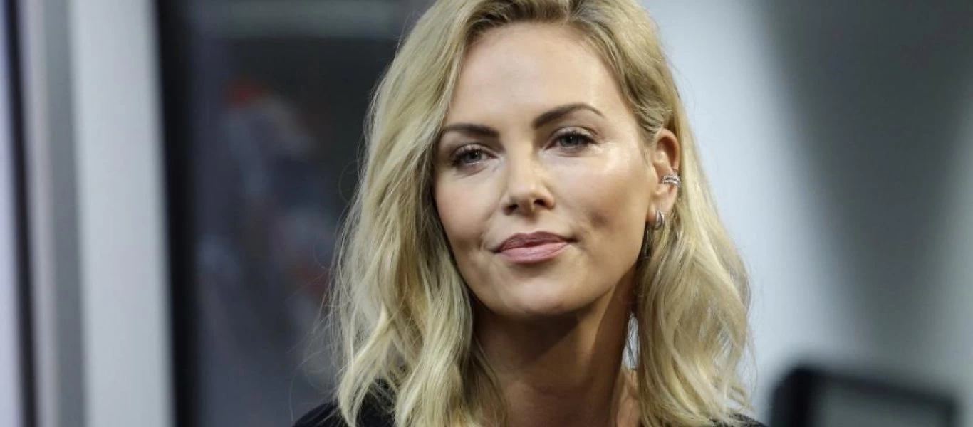 Σαρλίζ Θερόν: Το εντυπωσιακό πάρτι - έκπληξη σε ελληνικό νησί που της ετοίμασαν φίλοι της! (φώτο)